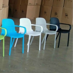 Ghế Cafe Ghế Nhựa Đúc Có Tay GT01