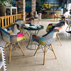 Ghế Eames Có Tay Bọc Vải Thổ Cẩm