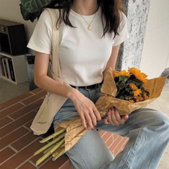 Áo phông nữ cổ tròn tay ngắn ôm body kiểu basic vải thun cotton borip cao cấp co giãn 4c không bai nhão trắng đen ELY207