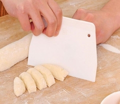 Cắt bột nhựa chữ nhật