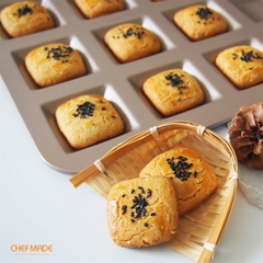 Khuôn 12 bánh vuông Chefmade WK9321