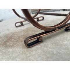 Giá Treo Ly Và Để Chai Rượu Vang LynhDecor Màu Đồng Loại 4 Ly NT053. Phong cách giản dị, cổ điên sang trọng tinh tế.
