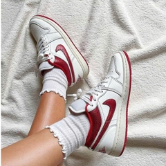 Jordan1 low Metallic Red Swoos