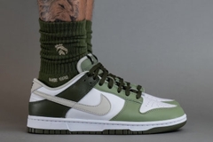 Nike Dunk Low "Oil Green"