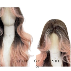 Tóc Giả Mỹ Nhi Bouncy Curl Xoăn Bung Layer Mái Bay Màu Nâu Nhuộm Balayage Hồng x-3d-0202 Da Đầu Dệt Kim Kết Hợp (phân khúc DÁN KEO)