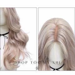 Tóc Giả Mỹ Nhi Hai Mái Xoăn Layer Dài Màu Tóc Blonde Rose x-dk2-0301 Da Đầu Dệt Kim (rẻ ngôi được)