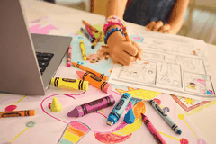 USB 3.2 SanDisk Flash Drive Crayola Type -C 128GB upto 300MB/s SDCZIC-128G-G46O màu vàng xoài - Bảo hành 5 năm