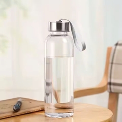 Chai nước thủy tinh trong nhiều kích cỡ