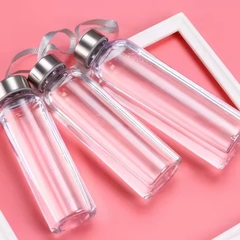 Chai nước nắp có dây xách