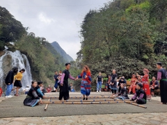 SAPA 4 DAYS 3 NIGHTS TOUR: SAPA - MOANA - FANSIPAN - CAT CAT VILLAGE DISCOVERING THE LAND OF Y TY - LUNG PO