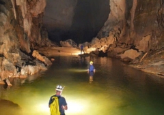 Quang Binh Day Tour: Discover Phong Nha Cave and Dark Cave