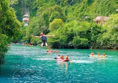 Quang Binh Day Tour: Discover Paradise Cave and Mooc Spring