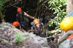One Day Abseiling & Exploring Hang Vem Lake - Cat Ba