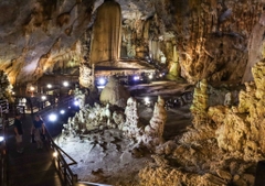 Quang Binh Day Tour: Discover Paradise Cave and Ozo Park