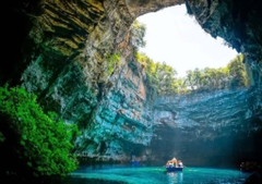 Quang Binh Tour 3 Days 2 Nights: Phong Nha Cave - Dark Cave - Paradise Cave - Mooc Spring