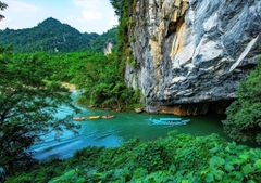 Quang Binh Day Tour: Discover Phong Nha Cave and Dark Cave