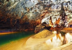 Quang Binh Tour 3 Days 2 Nights: Phong Nha Cave - Dark Cave - Paradise Cave - Mooc Spring