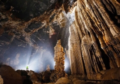 Quang Binh Day Tour: Discover Phong Nha Cave and Dark Cave
