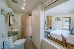 High Floor Interconnecting Rooms