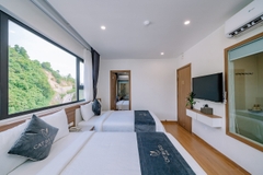 High Floor Interconnecting Rooms