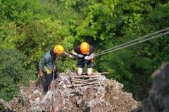 Half-Day Abseiling and Exploring Hang Vem Lake - Cat Ba