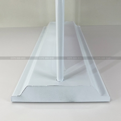 Standee Giá Treo Kiểu Cửa Đế Sắt