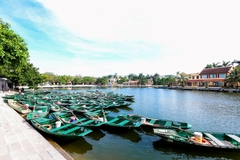 From Ninh Binh: Hoa Lu, Trang An & Mua Cave Small - Group Tour