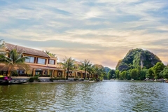 From Ninh Binh: Hoa Lu, Trang An & Mua Cave Small - Group Tour