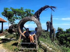 From Hoi An/ Da Nang: Marble Mountains - Monkey Mountain - Am Phu Cave Sunset Tour