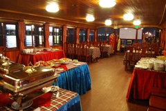 Ho Chi Minh’s NightLife Tour: Water Puppet Show & Dinner On Cruise