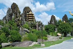 From Hoi An/ Da Nang To Marble Mountain-Monkey Mountain & Hai Van Pass by Motorbike (Private Tour)