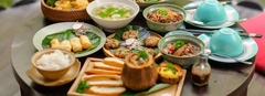 Food Tour: Hue Specialties By Night (Cyclo – Listening To Hue Songs)