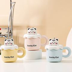 Cốc Ly Trà Cafe Bằng Sứ Hình Mèo Dễ Thương Có Tay Cầm Và Nắp Đậy Kèm Thìa Muỗng Dùng Làm Quà Tặng Bạn Bè Người Thân