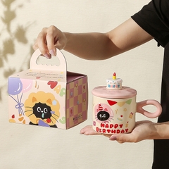 Cốc mèo Happy brithday, nắp có hình bánh sinh nhật 380ml