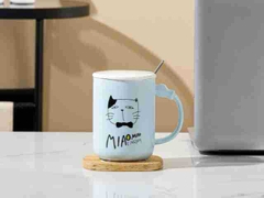 Cốc sứ màu xanh có nắp kèm thìa hình mèo đen