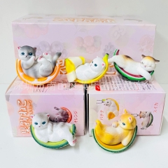 Blindbox mèo nằm trên trái cây