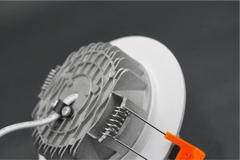 Đèn Downlight viền cong pha màu bạc, 7w, ánh sáng ấm