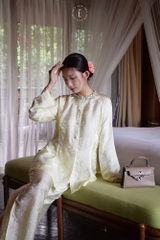 BÀ BA ÁNH VÀNG