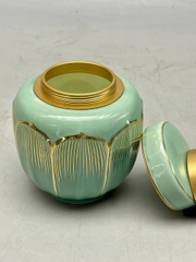Lọ đựng trà màu xanh ngọc bích gốm Chu Đậu vẽ vàng