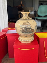 Quà tặng chi bộ bưu chính Viettel Hòa Bình