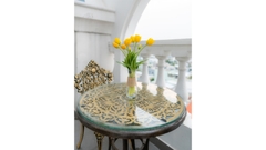 Căn Hộ Deluxe Giường Đôi Có Ban Công Rộng Và View Thành Phố