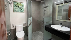 Căn Hộ Deluxe Giường Đôi Có Ban Công Rộng Và View Thành Phố