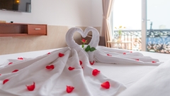 Phòng Deluxe Giường Đôi Có Ban Công Và Tầm Nhìn Ra Thành Phố