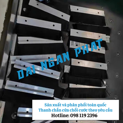 Thanh Chắn Cửa Dạng Chổi Cước 300mm Đế Nhôm Chống Bụi Ngăn Côn Trùng