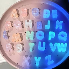 [ Set 500 Cái ] Charm Xỏ Vòng Dạ Quang Hiệu Ứng Mới [ Mix Chữ / Chỉ Chọn Được Màu / Lỗ To ] - 20754