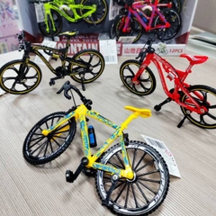 [ Hộp 12 Cái ] Mô Hình Xe 1:10 [ Bánh Quay / Bàn Đạp Di Chuyển ] - 21775