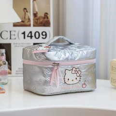 [ Set 2 Cái ] Túi Đựng Mỹ Phẩm / Dụng Cụ Trang Điểm Hello Kitty - 17489