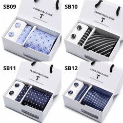 [ Set 2 Bộ Quà Tặng 5 Món ] Cà Vạt 146*75*35mm / Khăn 250*250mm - 18581