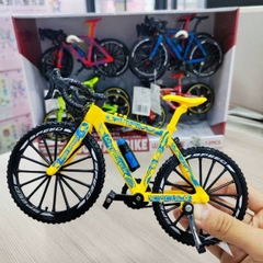 [ Hộp 12 Cái ] Mô Hình Xe 1:10 [ Bánh Quay / Bàn Đạp Di Chuyển ] - 21775