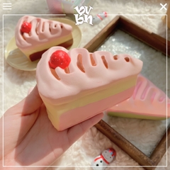 Moozy Squishy Moozy Raspberry Cake ( Chính Hãng )